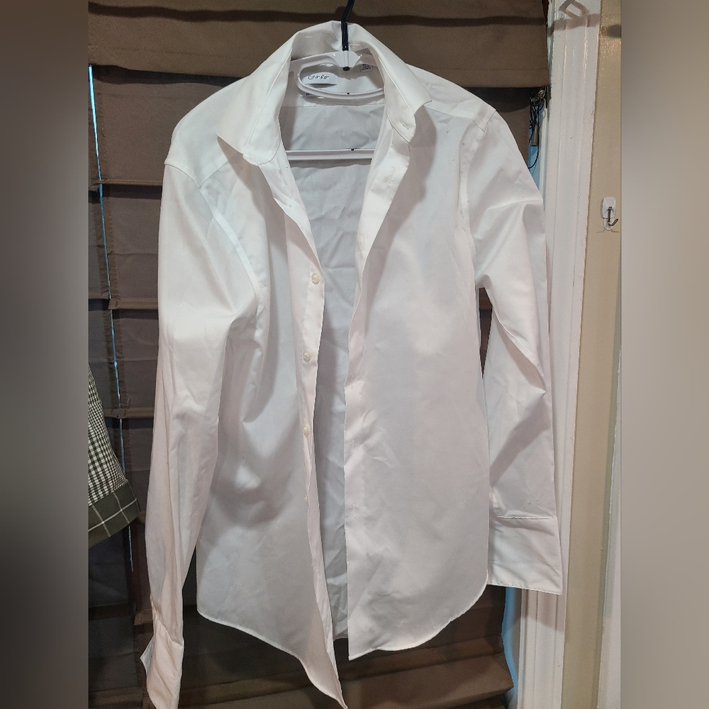 Men' white button down